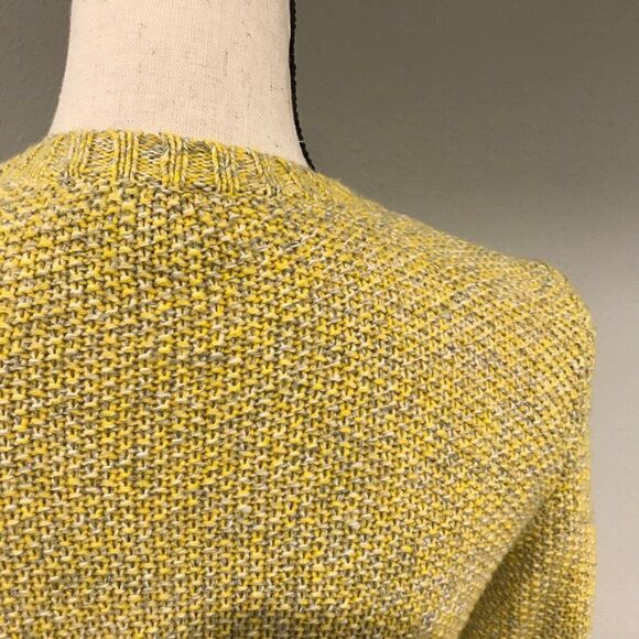 Beautiful knit sweater   - Picture 6 of 12